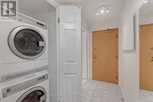 #1109 -24 Wellesley St W, Toronto, ON - Indoor Photo Showing Laundry Room