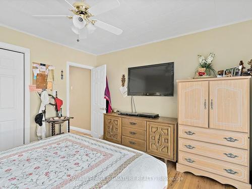 1047 Lagoon Rd, Highlands East, ON - Indoor Photo Showing Bedroom