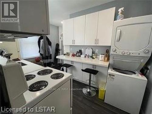 28 Oxford St W, London, ON - Indoor Photo Showing Laundry Room