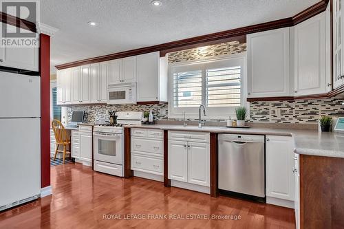 413 Gifford Dr, Smith-Ennismore-Lakefield, ON - Indoor Photo Showing Kitchen