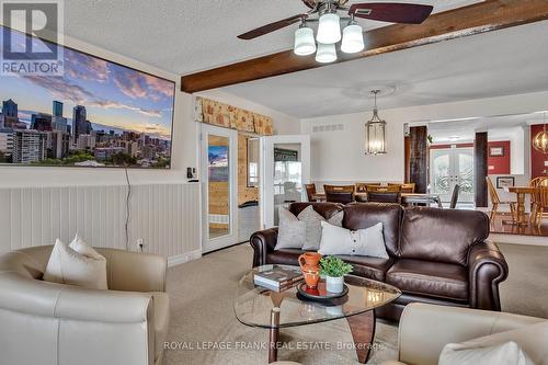 413 Gifford Dr, Smith-Ennismore-Lakefield, ON - Indoor Photo Showing Living Room