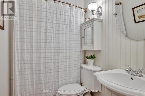 413 Gifford Dr, Smith-Ennismore-Lakefield, ON - Indoor Photo Showing Bathroom