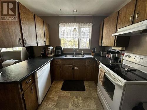 5316 Willow Road, Fort Nelson, BC - Indoor Photo Showing Kitchen With Double Sink