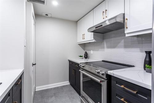 430 Pearl Street|Unit #205, Burlington, ON - Indoor Photo Showing Kitchen
