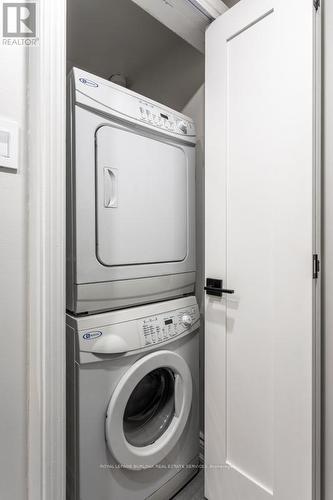 #205 -430 Pearl St, Burlington, ON - Indoor Photo Showing Laundry Room