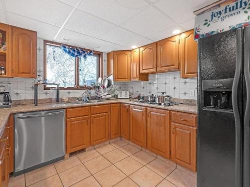 537 Fawn Road, Clearwater, BC - Indoor Photo Showing Kitchen With Double Sink