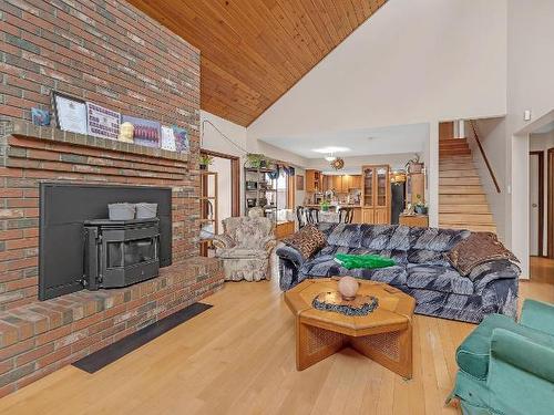 537 Fawn Road, Clearwater, BC - Indoor Photo Showing Living Room With Fireplace