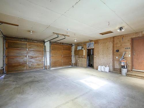 537 Fawn Road, Clearwater, BC - Indoor Photo Showing Garage