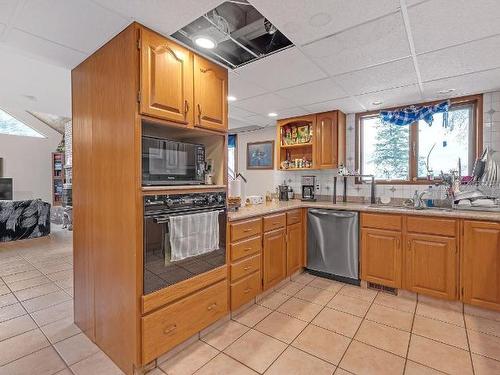 537 Fawn Road, Clearwater, BC - Indoor Photo Showing Kitchen