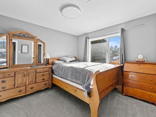 248 Chestnut Ave, Kamloops, BC - Indoor Photo Showing Bedroom