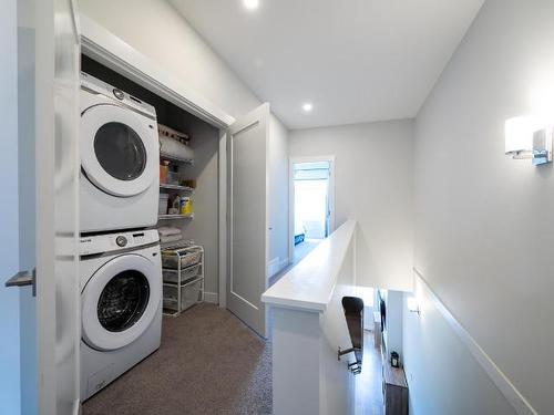 115-1901 Qu'Appelle Blvd, Kamloops, BC - Indoor Photo Showing Laundry Room