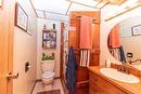 26055 Hwy 26 Highway E, Portage La Prairie Rm, MB  - Indoor Photo Showing Bathroom 