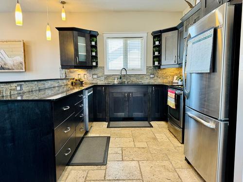139 Wattsville Road, Cranbrook, BC - Indoor Photo Showing Kitchen With Upgraded Kitchen
