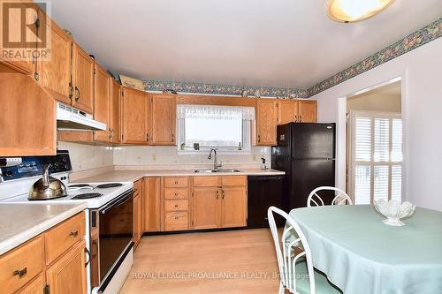 227 Park Lane, Asphodel-Norwood, ON - Indoor Photo Showing Kitchen With Double Sink