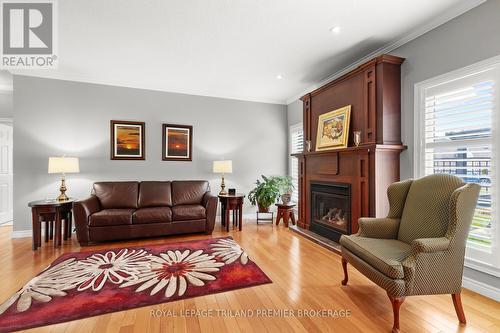 5 Blue Heron Dr, Middlesex Centre, ON - Indoor Photo Showing Living Room With Fireplace