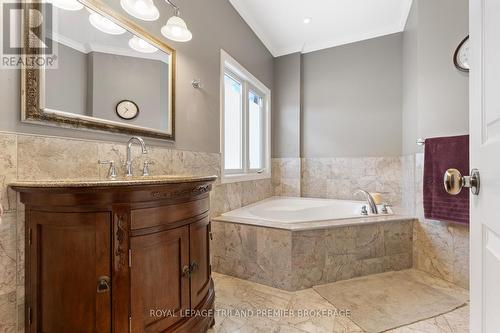 5 Blue Heron Dr, Middlesex Centre, ON - Indoor Photo Showing Bathroom