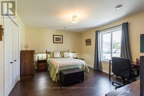 183 Elmwood Blvd, Greater Napanee, ON - Indoor Photo Showing Bedroom
