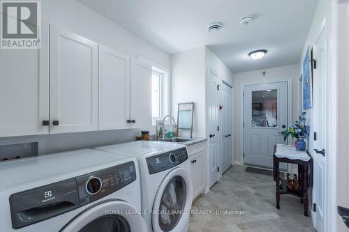 183 Elmwood Blvd, Greater Napanee, ON - Indoor Photo Showing Laundry Room