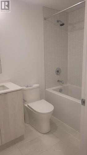 1123 - 1 Jarvis Street, Hamilton, ON - Indoor Photo Showing Bathroom