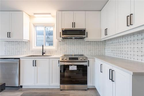 4289 Mountain Street|Unit #3, Beamsville, ON - Indoor Photo Showing Kitchen With Upgraded Kitchen
