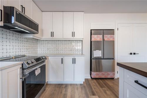 4289 Mountain Street|Unit #3, Beamsville, ON - Indoor Photo Showing Kitchen With Upgraded Kitchen