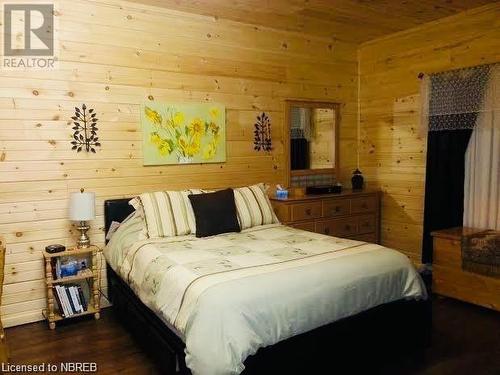 233 Boundary Road, Powassan, ON - Indoor Photo Showing Bedroom