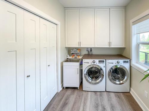 2941 Westview Road, Cranbrook, BC - Indoor Photo Showing Laundry Room