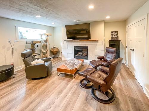 2941 Westview Road, Cranbrook, BC - Indoor Photo Showing Living Room With Fireplace