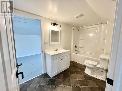 51 Reddick St, Prince Edward County, ON - Indoor Photo Showing Bathroom