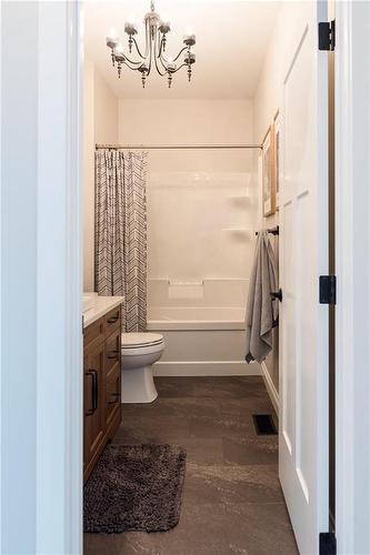 249 Penny Lane, Grande Pointe, MB - Indoor Photo Showing Bathroom