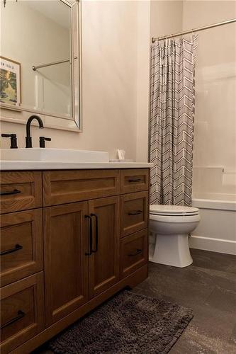 249 Penny Lane, Grande Pointe, MB - Indoor Photo Showing Bathroom