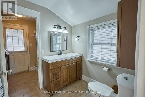 173 Elm St, West Elgin, ON - Indoor Photo Showing Bathroom