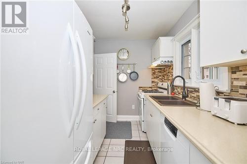 171 Geneva Street, St. Catharines, ON - Indoor Photo Showing Kitchen With Double Sink