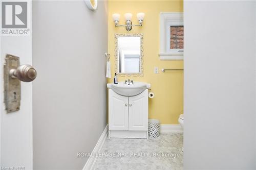 171 Geneva Street, St. Catharines, ON - Indoor Photo Showing Bathroom