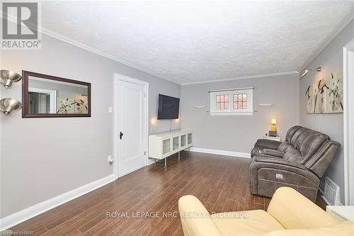 171 Geneva Street, St. Catharines, ON - Indoor Photo Showing Living Room