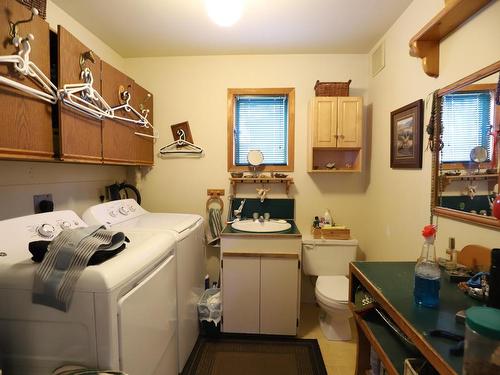 2998 Armstrong Street, Merritt, BC - Indoor Photo Showing Laundry Room