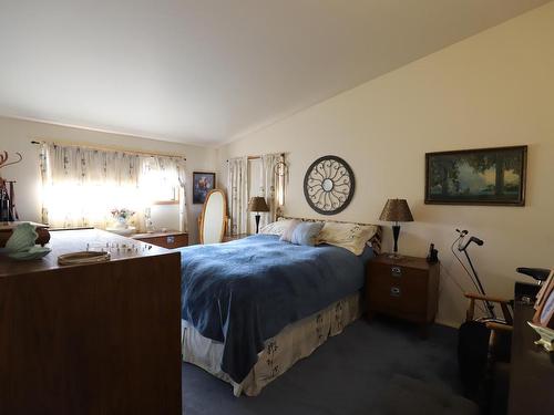 2998 Armstrong Street, Merritt, BC - Indoor Photo Showing Bedroom