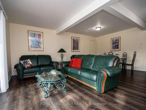 7 Normwood Cres, Kawartha Lakes, ON - Indoor Photo Showing Living Room