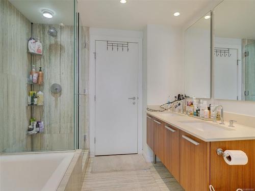 605-707 Courtney St, Victoria, BC - Indoor Photo Showing Bathroom