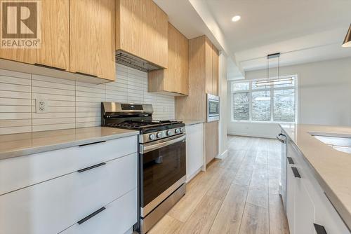 7599 Klinger Road Unit# 2, Vernon, BC - Indoor Photo Showing Kitchen