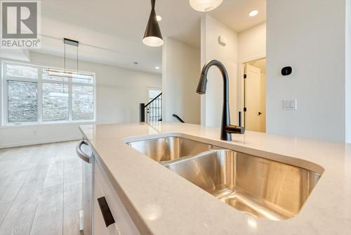 7599 Klinger Road Unit# 2, Vernon, BC - Indoor Photo Showing Kitchen With Double Sink