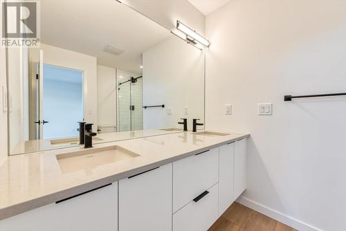 7599 Klinger Road Unit# 2, Vernon, BC - Indoor Photo Showing Bathroom