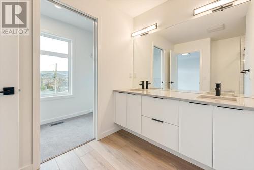 7599 Klinger Road Unit# 2, Vernon, BC - Indoor Photo Showing Bathroom