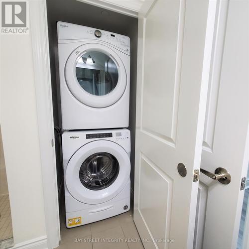 701 - 38 Cedarland Drive, Markham, ON - Indoor Photo Showing Laundry Room
