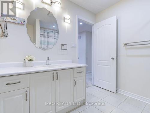 130 Swindale Drive, Milton, ON - Indoor Photo Showing Bathroom