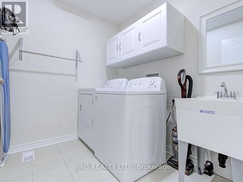 130 Swindale Drive, Milton, ON - Indoor Photo Showing Laundry Room
