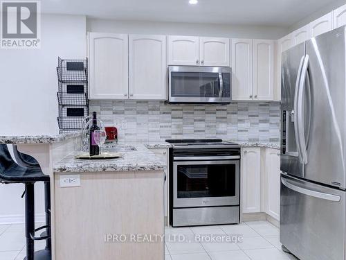 130 Swindale Drive, Milton, ON - Indoor Photo Showing Kitchen With Stainless Steel Kitchen