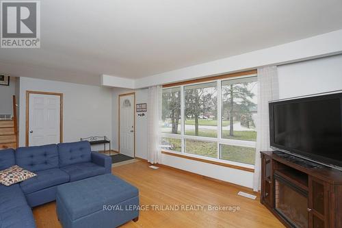 1227 Toukay Cres, London, ON - Indoor Photo Showing Living Room
