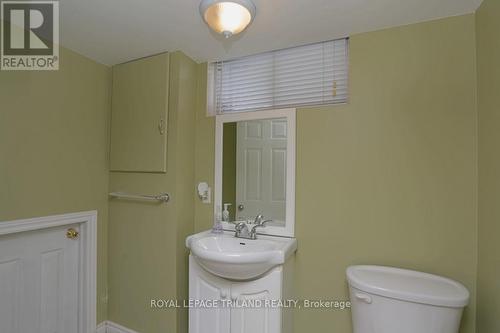 1227 Toukay Cres, London, ON - Indoor Photo Showing Bathroom