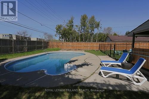 1227 Toukay Cres, London, ON - Outdoor With In Ground Pool With Backyard